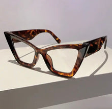 Load image into Gallery viewer, Butterfly Vintage Eyewear