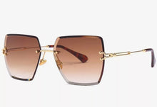 Load image into Gallery viewer, Diamond Cut Sunglasses