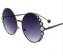 Load image into Gallery viewer, Pearl Vintage Sunglasses