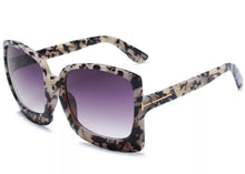 Load image into Gallery viewer, Fashion Oversized Sunglasses