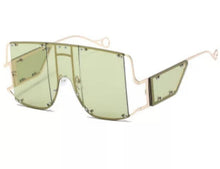 Load image into Gallery viewer, Punk Rivet Sunglasses