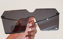 Load image into Gallery viewer, Rimless Oversized Square Sunglasses