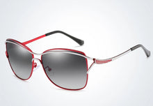 Load image into Gallery viewer, Italy Vintage Designed Sunglasses