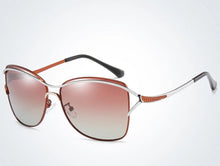 Load image into Gallery viewer, Italy Vintage Designed Sunglasses