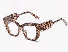 Load image into Gallery viewer, Cat Eye Oversized Glasses