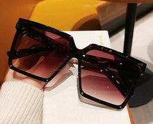 Load image into Gallery viewer, Vintage Big Square Sunglasses